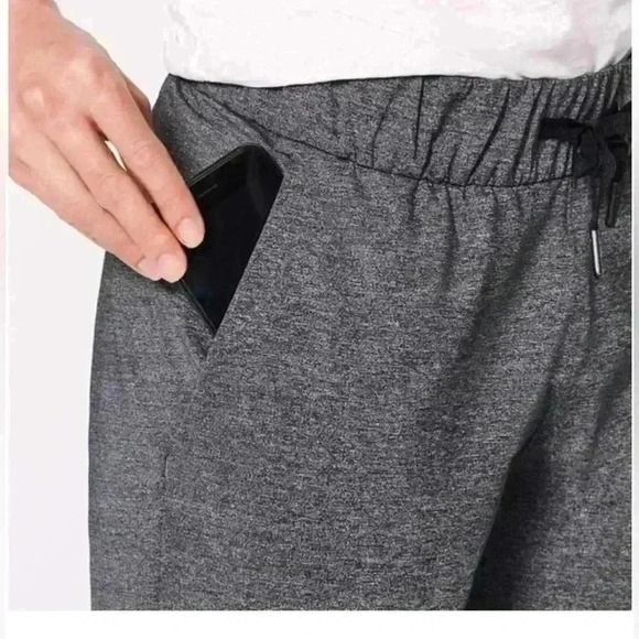 Lululemon On The Fly Mid-Rise Pant in Heathered gray - Picture 3 of 9